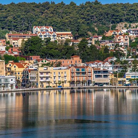 A & B Minimal Suite Ιι With Sea View In Argostoli Eksteriør billede