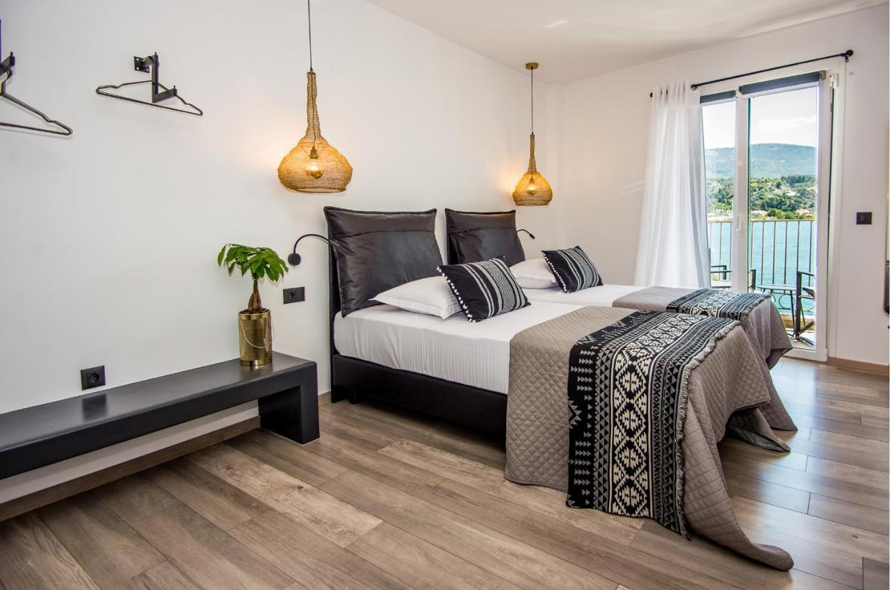 A & B Minimal Suite Ιι With Sea View In Argostoli Eksteriør billede