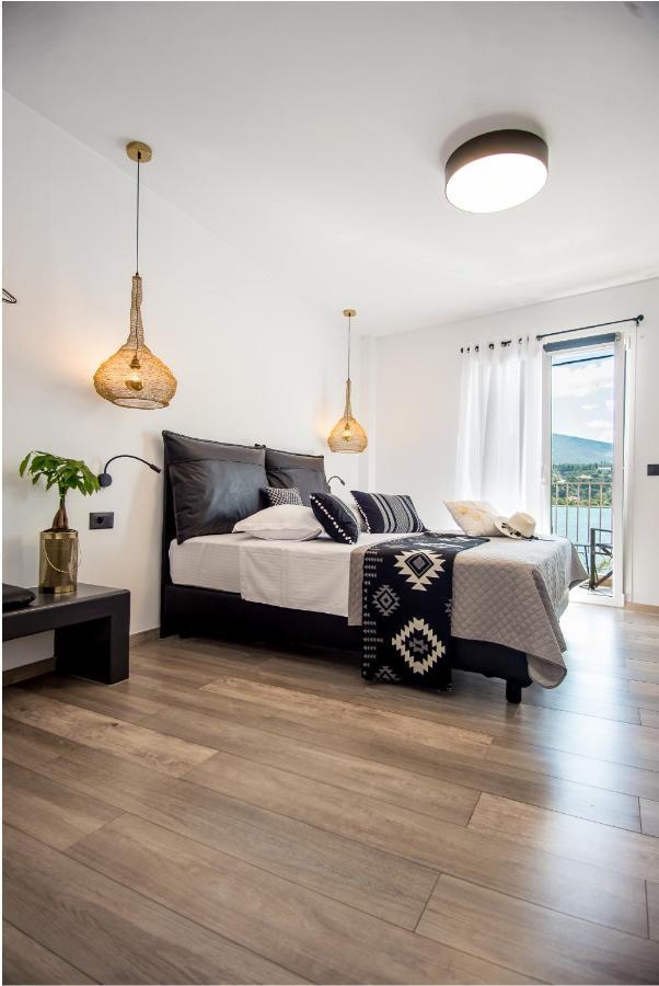 A & B Minimal Suite Ιι With Sea View In Argostoli Eksteriør billede