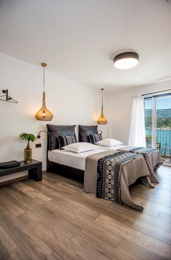 A & B Minimal Suite Ιι With Sea View In Argostoli Eksteriør billede